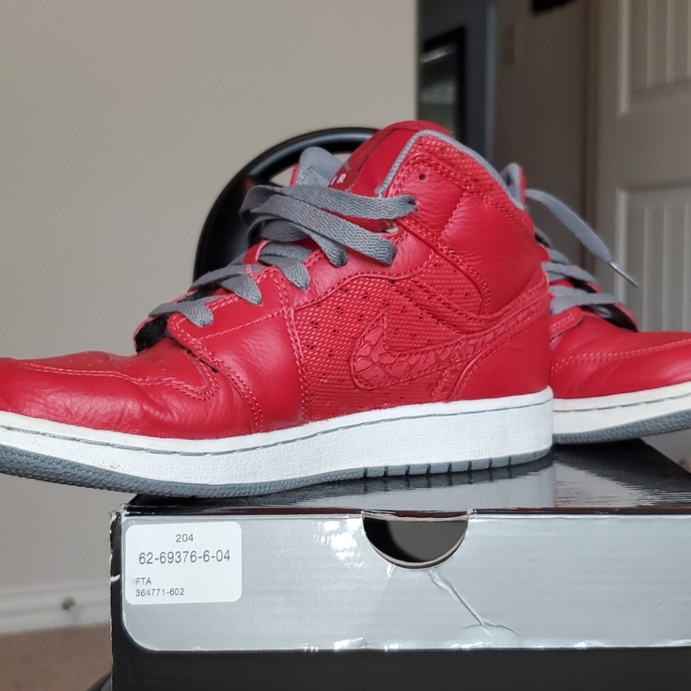 AIR JORDAN 1 PHAT (GS) - Picture 5 of 9